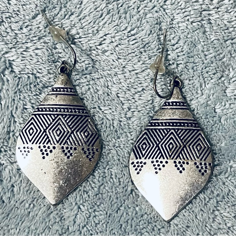 Premier Designs Silver and Black Geometric Earrings